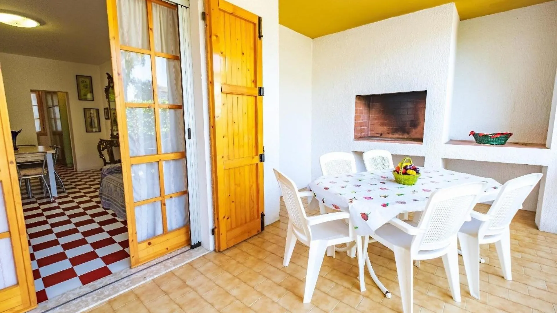 Ferienhaus In Lido Delle Nazioni Mit Grossem Garten Italy