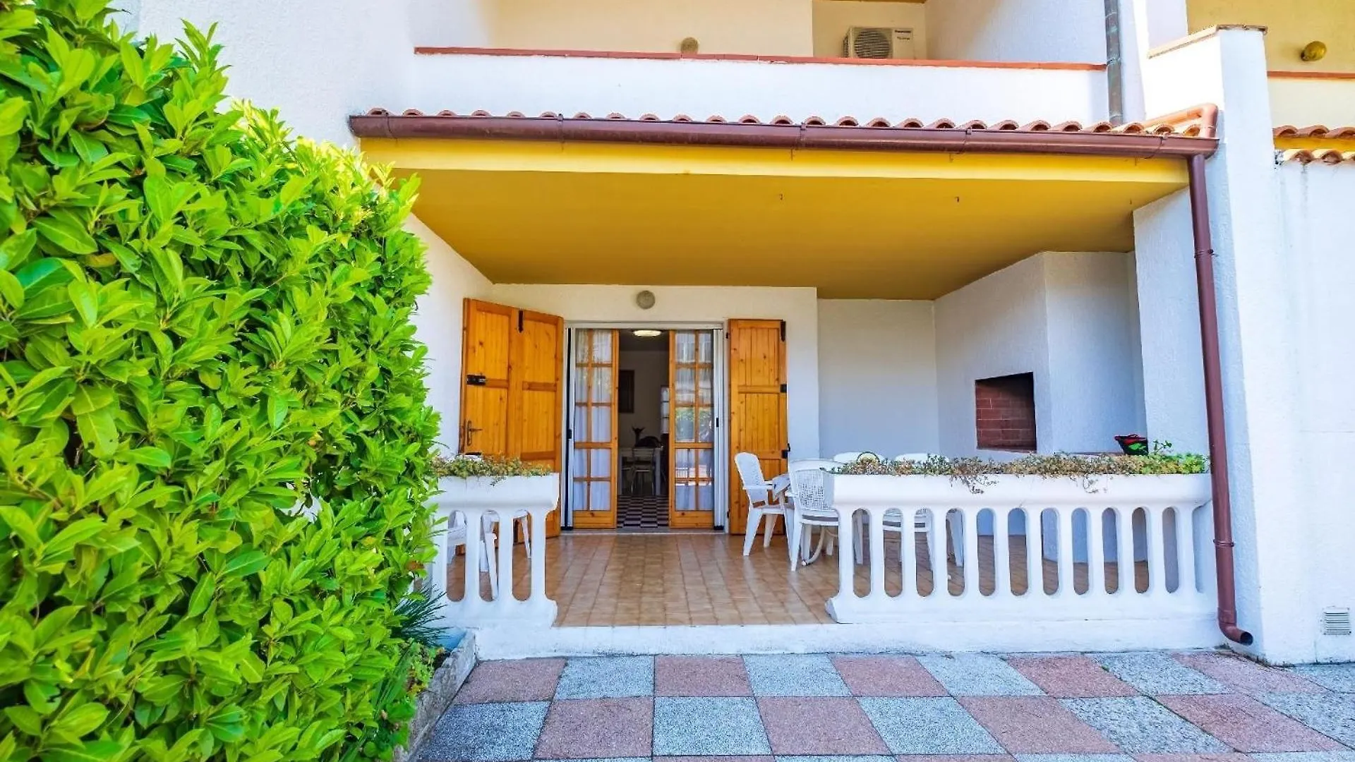 Ferienhaus In Lido Delle Nazioni Mit Grossem Garten